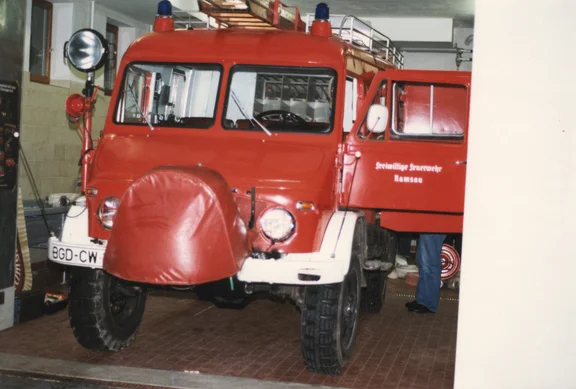 Unimog in neuer Halle.jpg