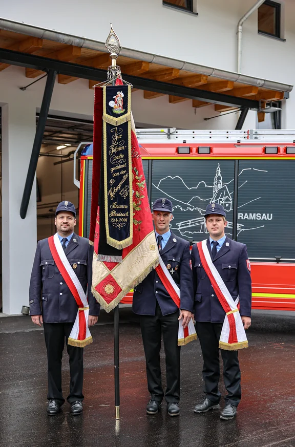 Fahnenabordnung 23.jpg